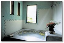 deluxebathroom3.jpg