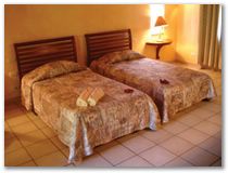 villa_bedroom_singlebeds.jpg