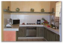 villa_kitchen.jpg